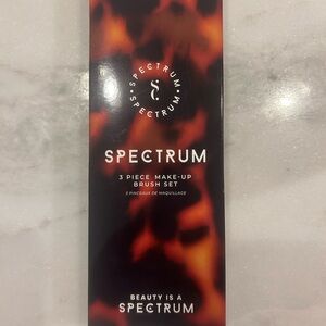 Spectrum makeup brushed-NEW!
